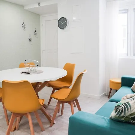 One Bedroom, 2 Mins From The شقة