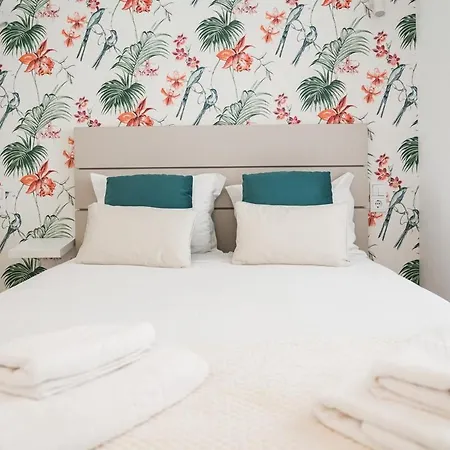 One Bedroom, 2 Mins From The