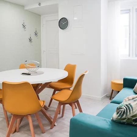 One Bedroom, 2 Mins From The Apartment *