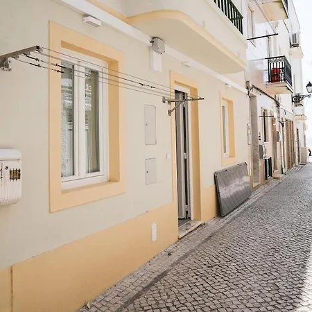 One Bedroom Next To The Apartment Nazaré