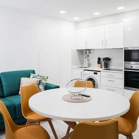 One Bedroom Next To The Apartment