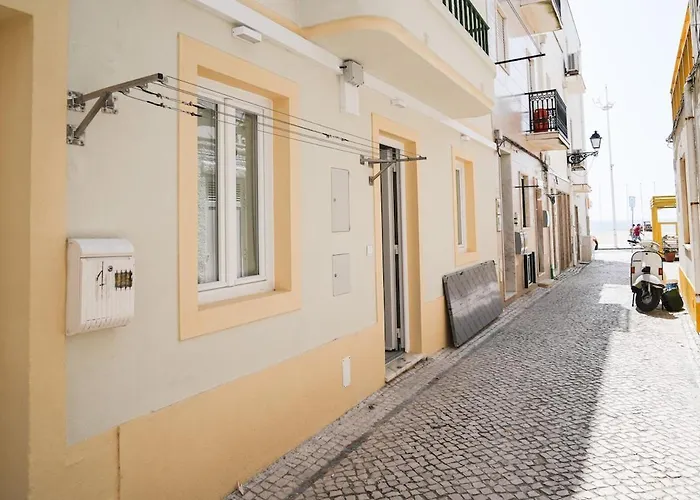 One Bedroom, 2 Mins From The Apartament Nazaré