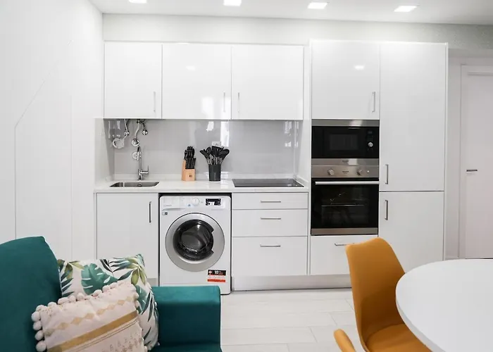 One Bedroom, 2 Mins From The Apartament