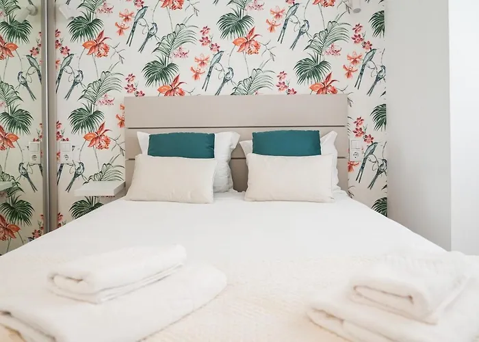 One Bedroom, 2 Mins From The